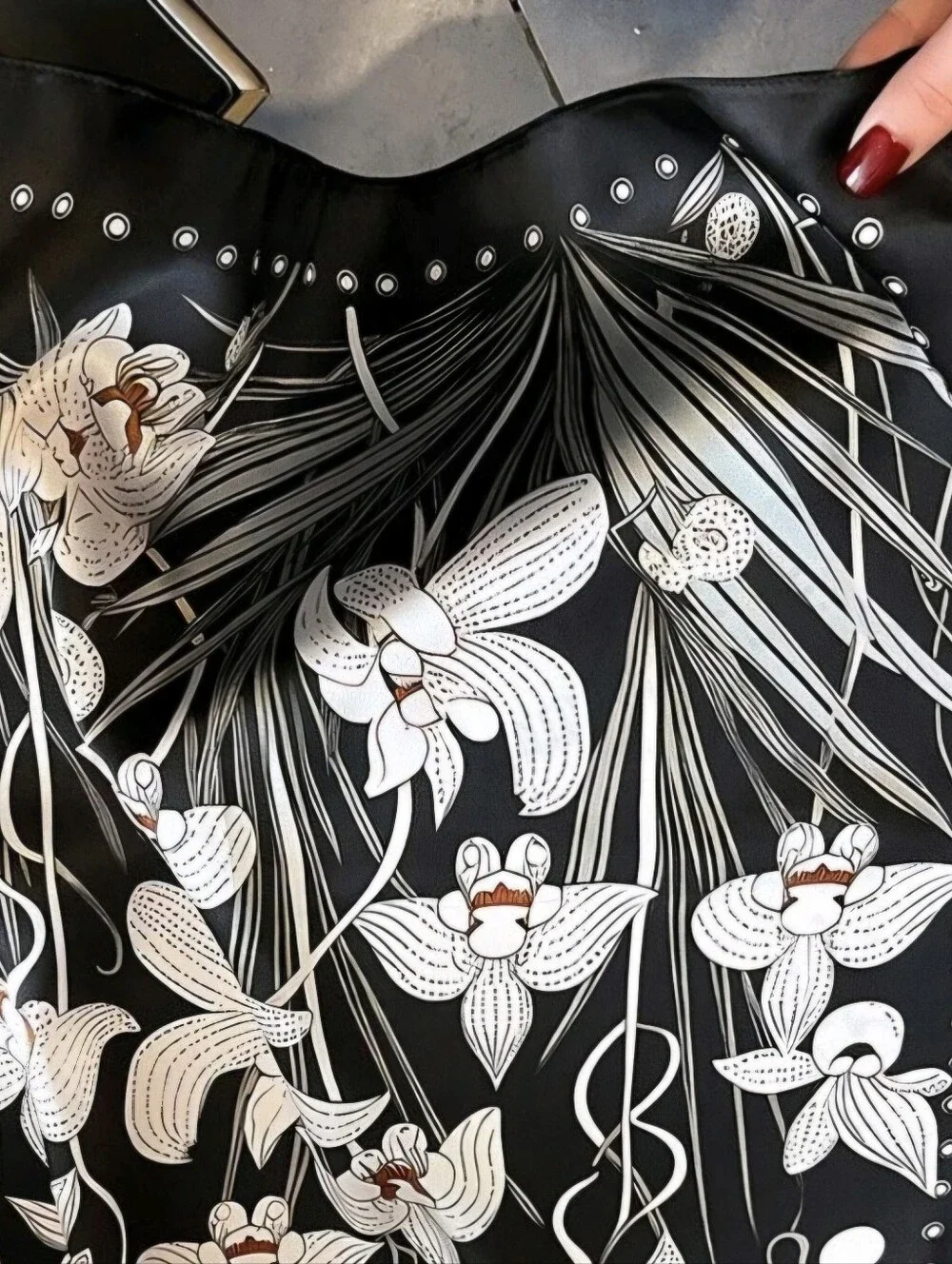 NWOT 100% Mulberry Silk Scarf BlackW/White Floral 21